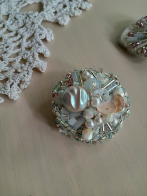 画像1: フランスアンティークビッグ刺繍ブローチ＊限定品＊ 