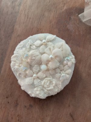 画像1: フランスアンティークビーズ刺繍ブローチ＊限定品＊ 
