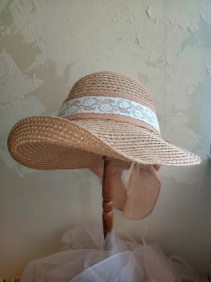 画像2: フランスローズレースのキャプリーヌ シルク染花コサージュ付き
