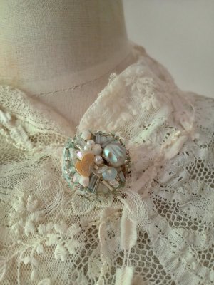画像2: フランスアンティークビッグ刺繍ブローチ＊限定品＊ 