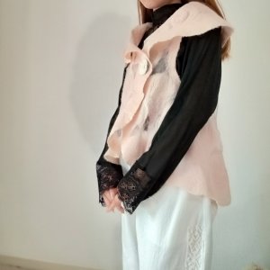 画像2: シルクオーガンジー&メリノウール フェルティングベスト 草木染め ピンクベージュ