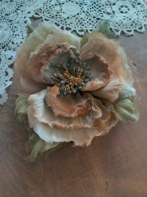 画像1: シルク染花コサージュ
