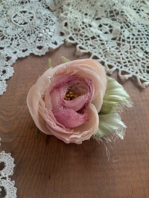 画像1: シルク染花コサージュ