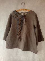 アシンメトリーフリルリネンブラウス