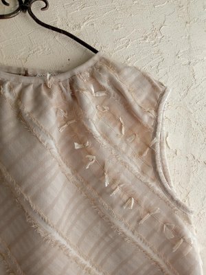 画像10: テキスタイルコサージュジャガード織ベストブラウス