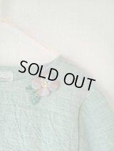 クローバーの刺繍コサージュリネンブラウス★限定品