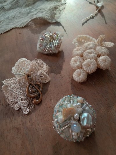 フランスアンティークビーズ刺繍ブローチ＊限定品＊ - AngelicaLeaf